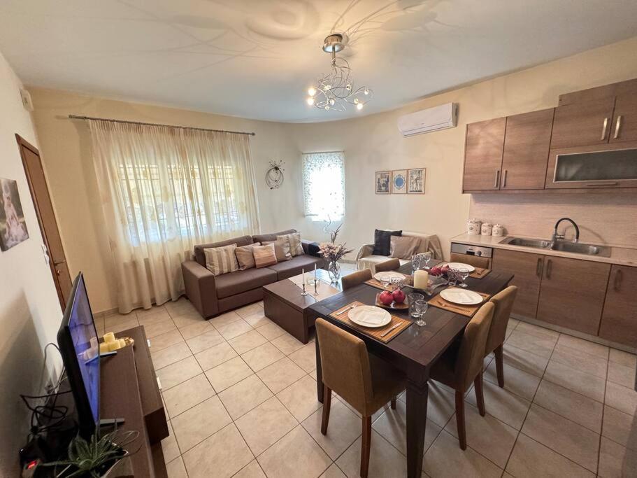 Sofias House Daire Tríkala Dış mekan fotoğraf